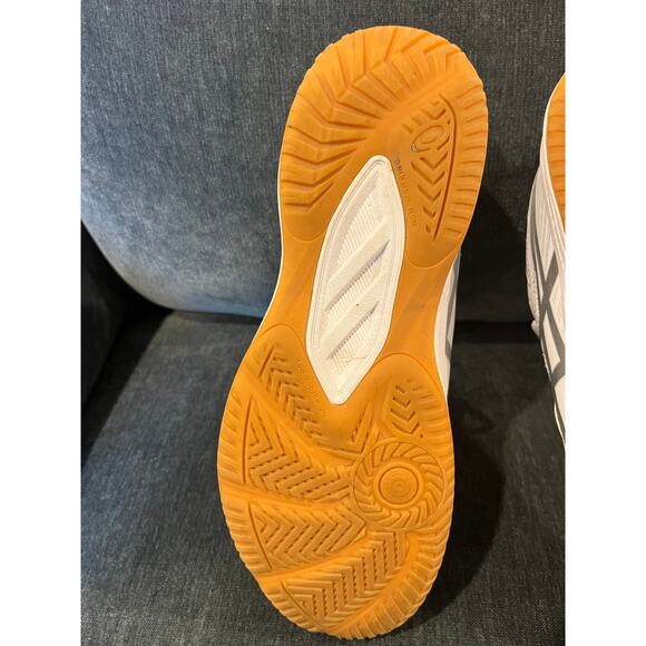 ASICS Upcourt 5 Women’s Indoor Court Shoes White/Silver US 8.5 EU 40 UK 6.5 - Picture 6 of 8